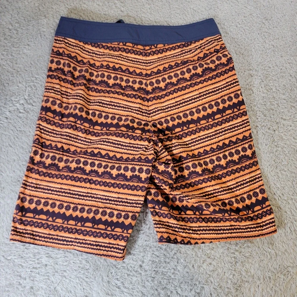 Patagonia Wavefarer Board Shorts Mens 28 Orange Aztec‎ Lightweight Swim Trunks